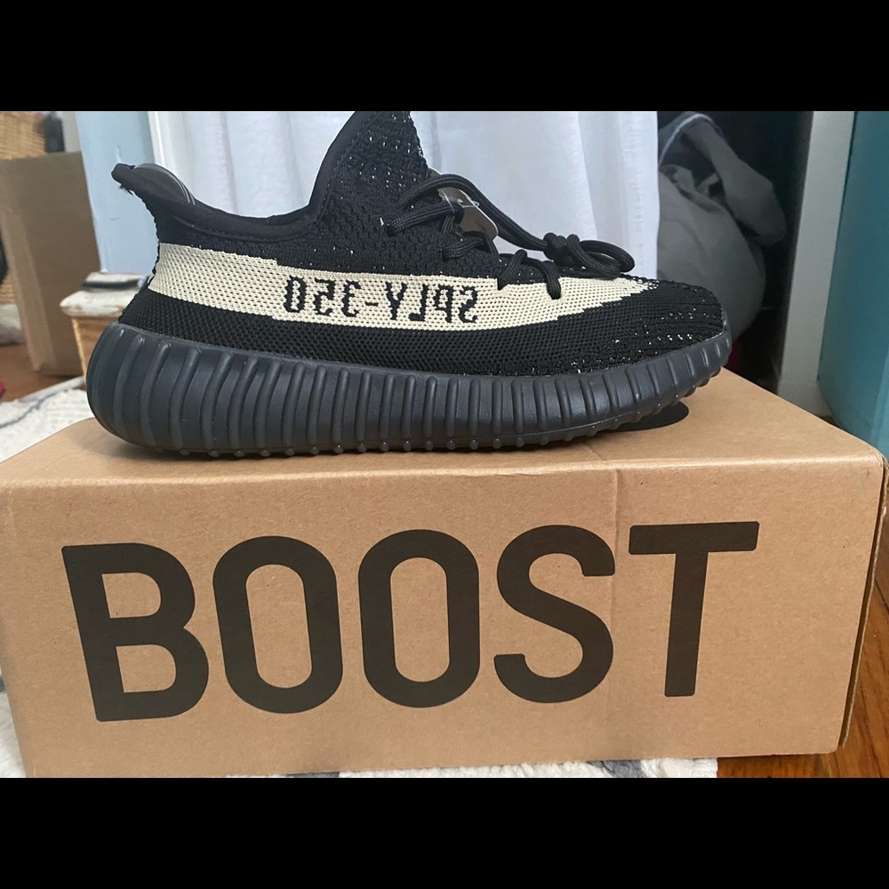 Yeezy boost 350 v2 new in box